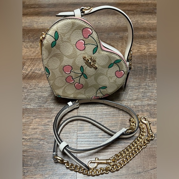 Heart Crossbody In Signature Canvas With Heart Cherry
Print - Picture 2 of 12
